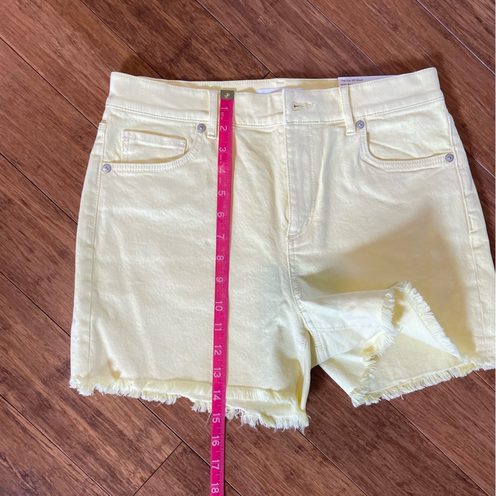NWT LOFT The Cut Off Short High Rise Regular Fit Size 28/6 Yellow